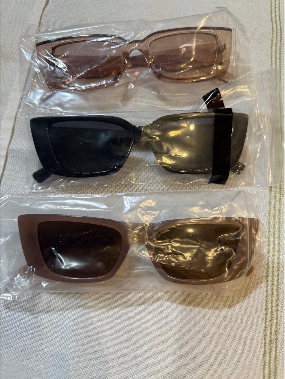Set of 3 Stylish Cat-Eye Sunglasses in Various Colors